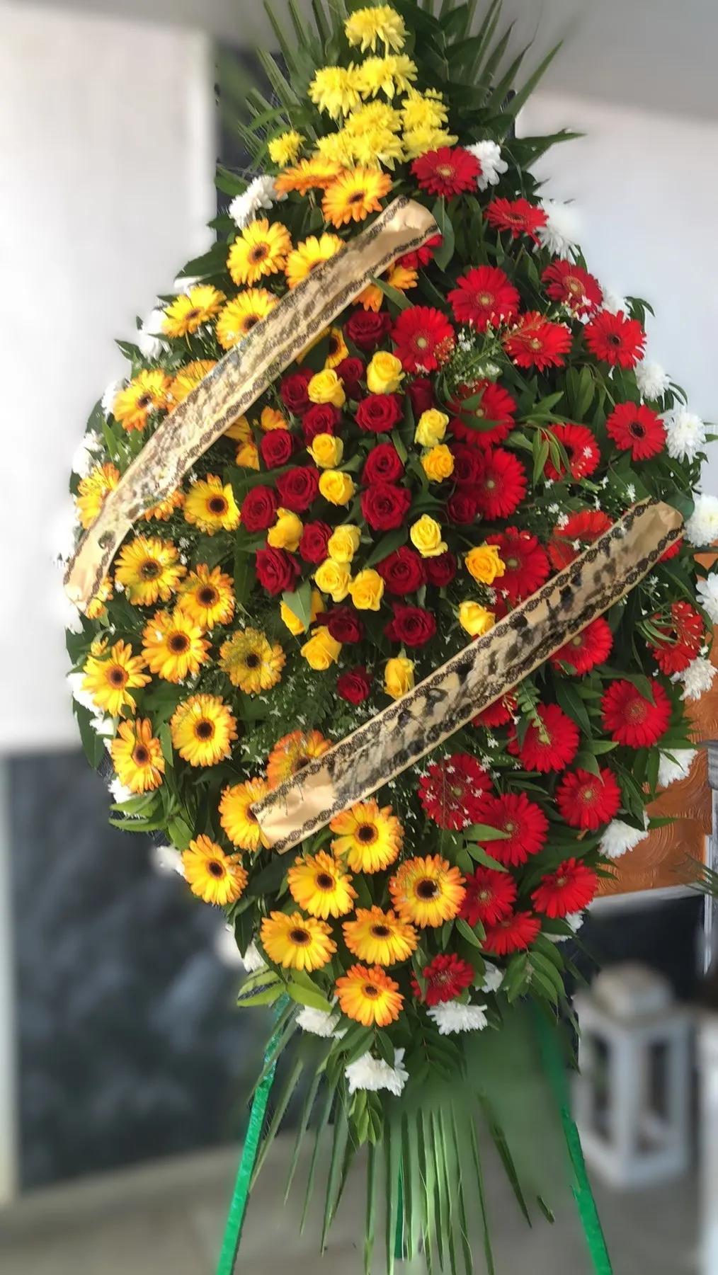 Wreath with multicolored flowers | ծաղիկների առաքում Երևանում