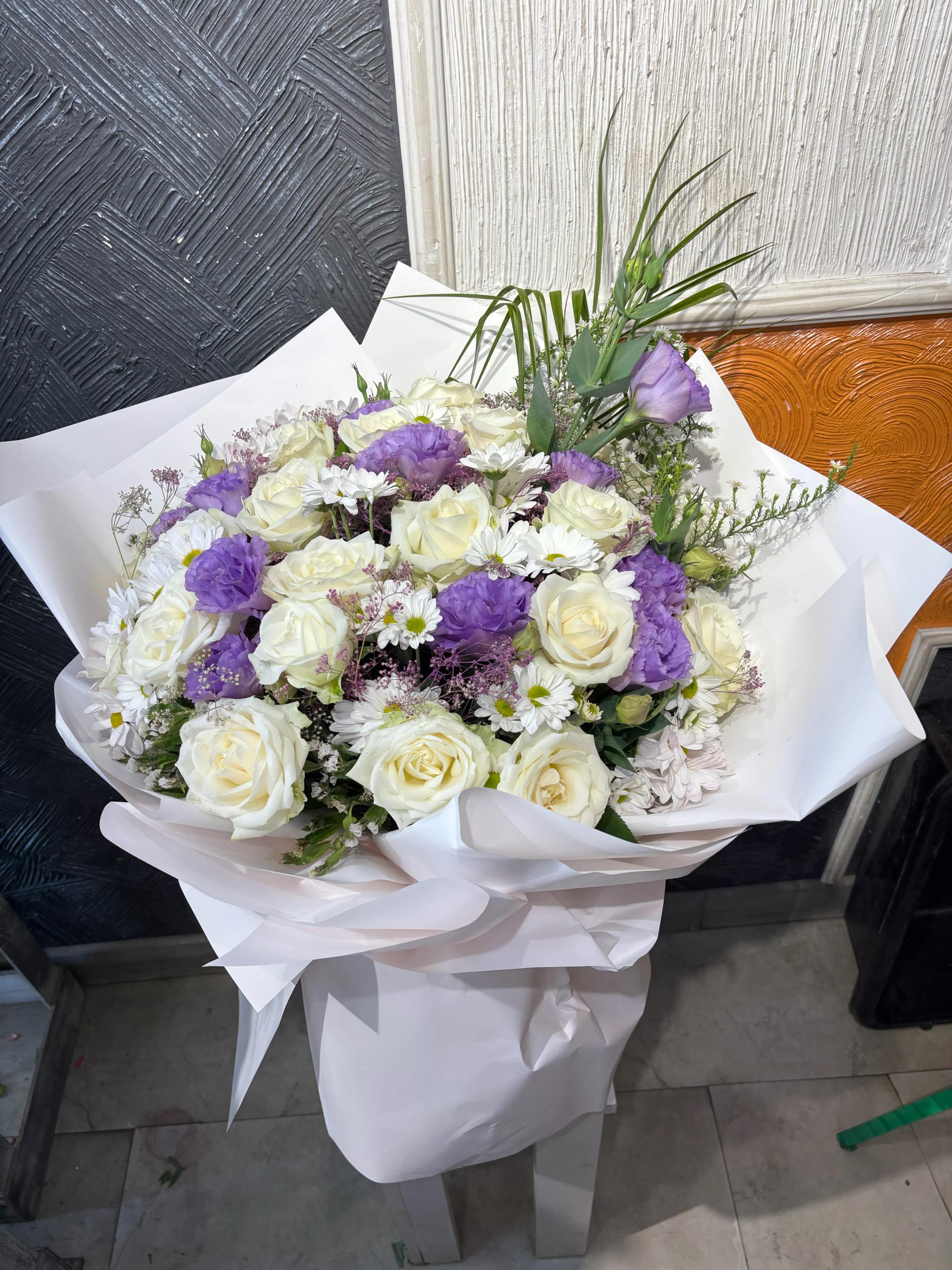 White bunch | ծաղիկներ, ծաղկեպսակներ, բույսեր Երևան