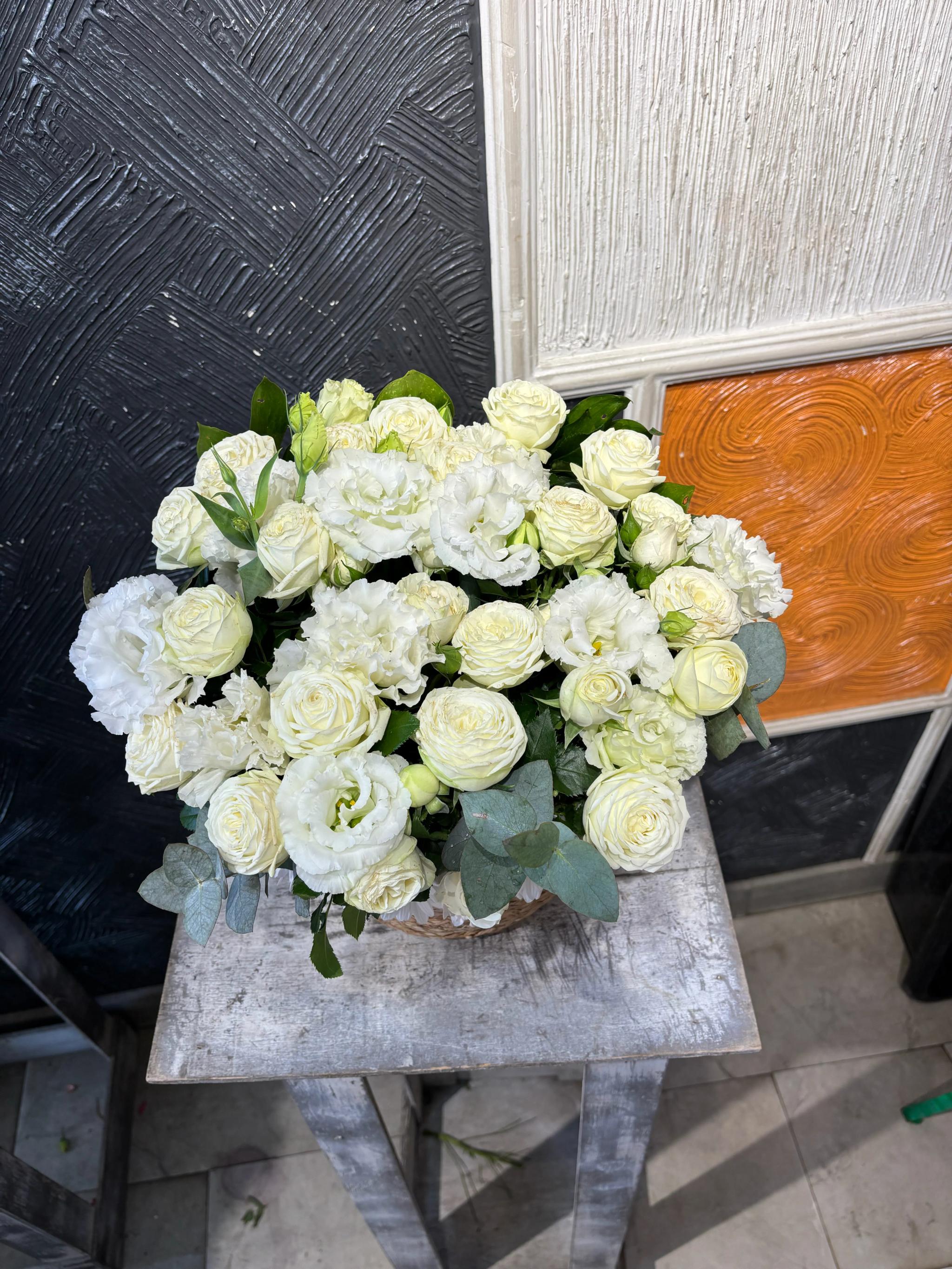 White basket | ծաղիկներ, ծաղկեպսակներ, բույսեր Երևան
