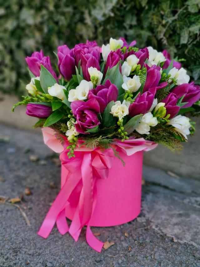 Flowers in a box | ծաղիկներ, ծաղկեպսակներ, բույսեր - առաքում Երևան