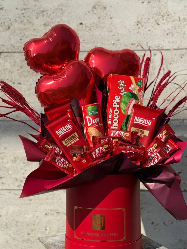 Red "sweet box" | ծաղիկներ, ծաղկեպսակներ, բույսեր - առաքում Երևան