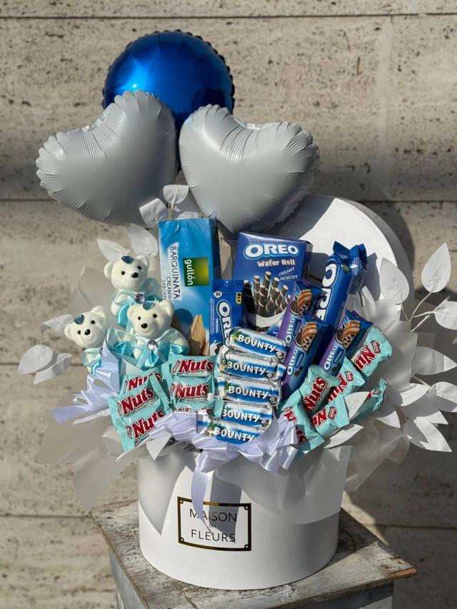Sweet Surprise in a White Box | ծաղիկներ, ծաղկեպսակներ, բույսեր - առաքում Երևան