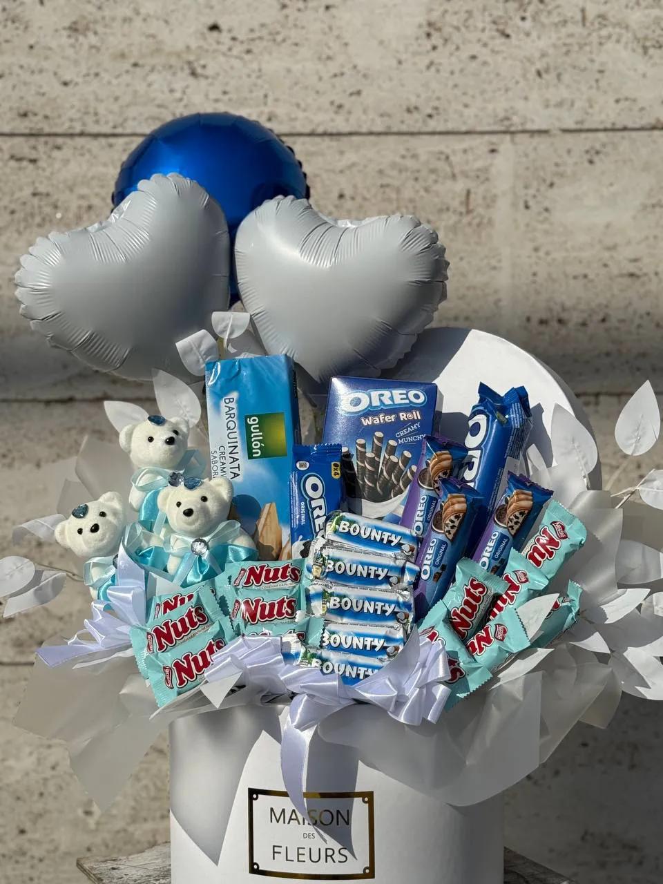 Сладкий сюрприз в белой коробке | ծաղիկներ, ծաղկեպսակներ, բույսեր Երևան