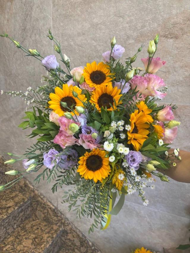 Creative bouquet | ծաղիկների առաքում Երևանում