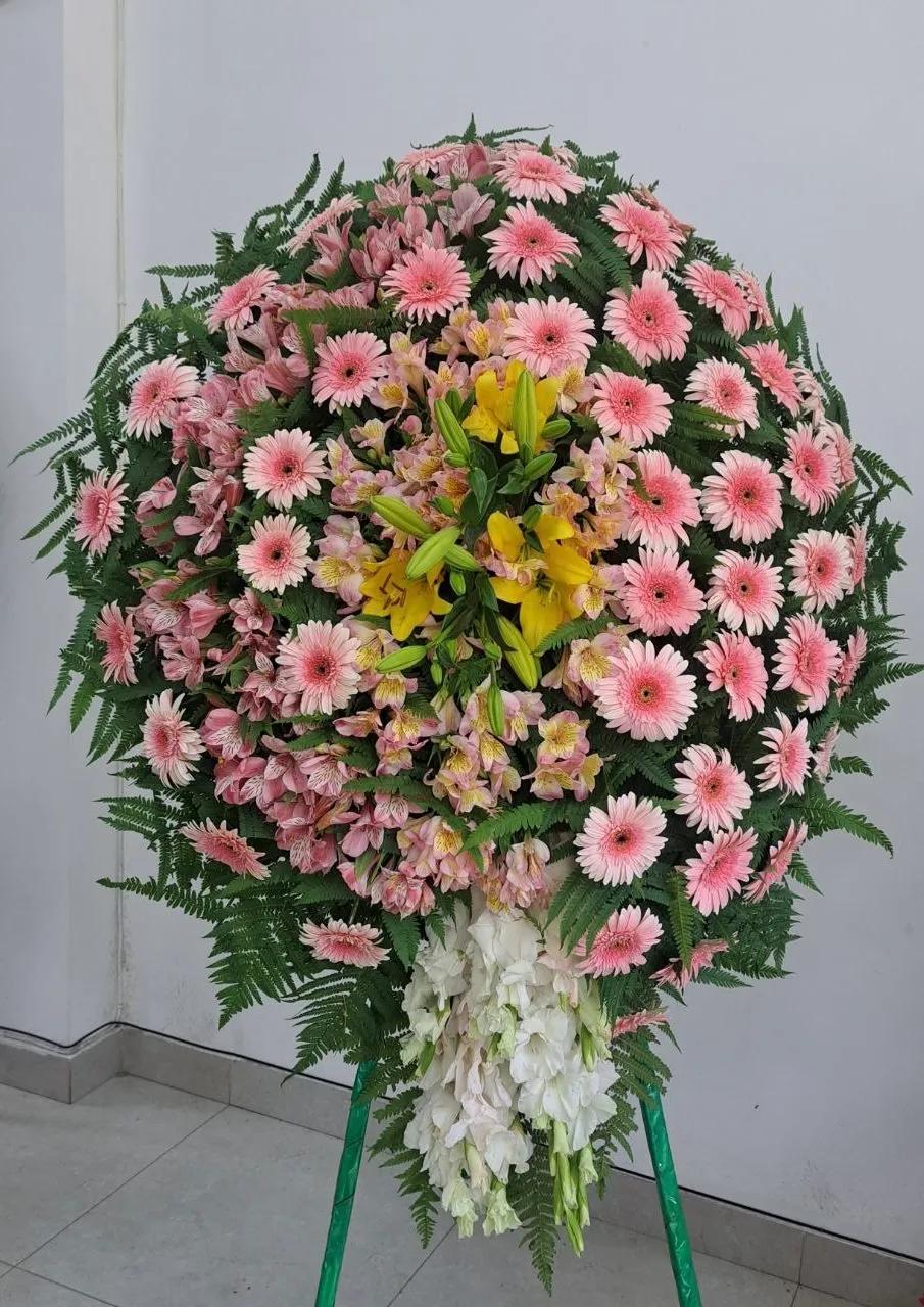 Oval wreath | ծաղիկների առաքում Երևանում