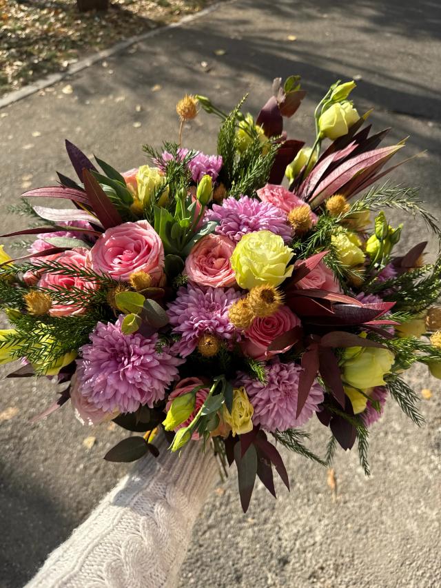 Creative bouquet | ծաղիկների առաքում Երևանում