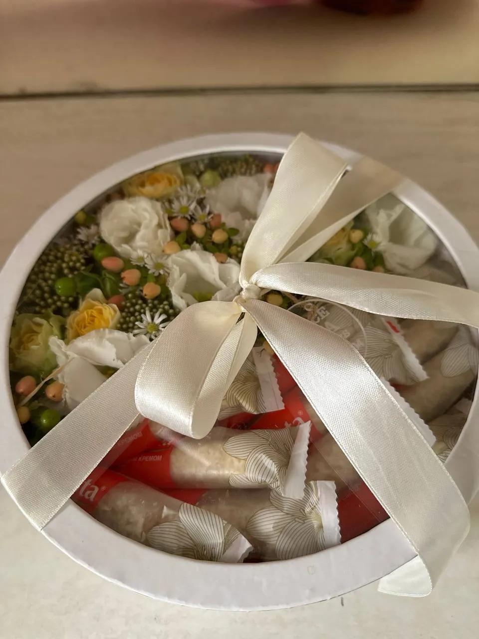 Коробка "Улыбка" | ծաղիկներ, ծաղկեպսակներ, բույսեր Երևան