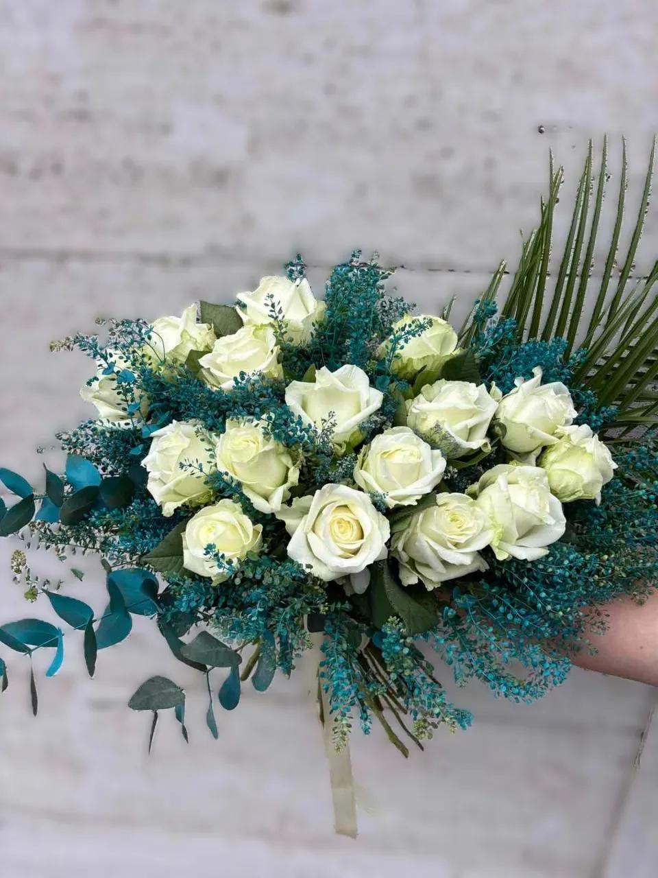 An elegant round bouquet of 16 white roses is a beautiful gift for a loved oneroses in Yerevan An elegant round bouquet of 16 white roses is a beautiful gift for a loved oneroses in Yerevan | ծաղիկների առաքում Երևանում