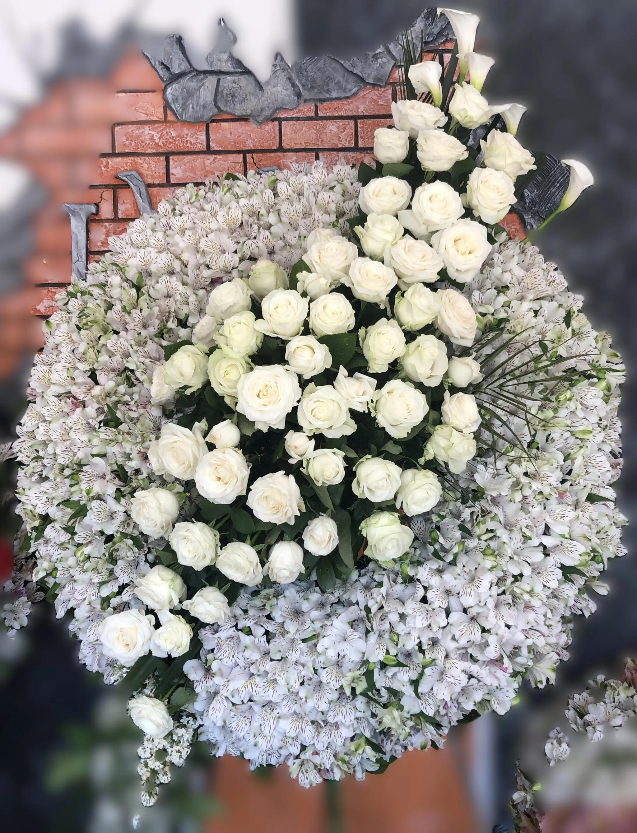 Wreath with Roses and Alstroemerias Wreath with Roses and Alstroemerias | ծաղիկների առաքում Երևանում