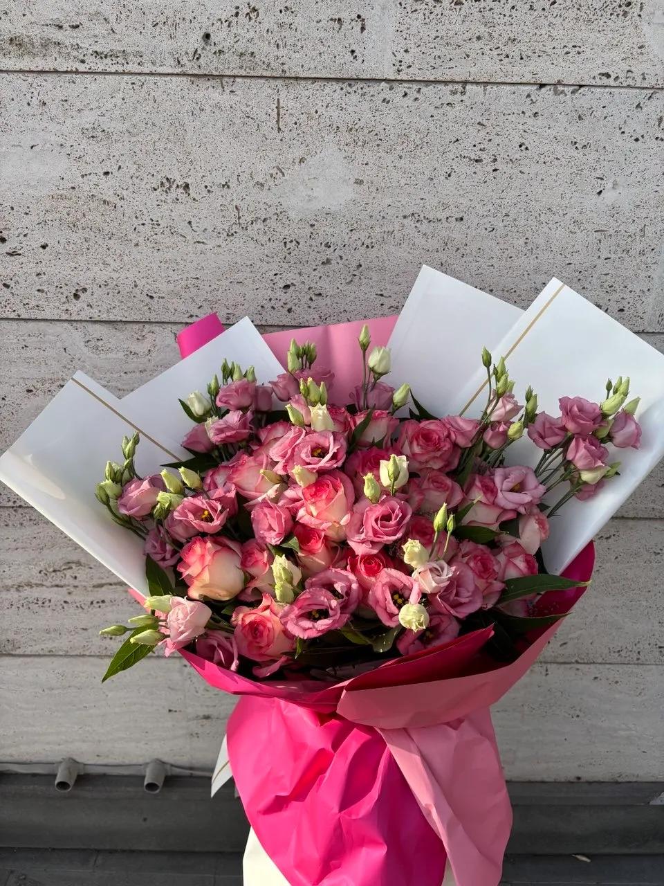 An elegant bouquet of 30 pink flowers: 15 roses and 15 lisianthusBouquet order in Yerevan An elegant bouquet of 30 pink flowers: 15 roses and 15 lisianthusBouquet order in Yerevan | ծաղիկների առաքում Երևանում