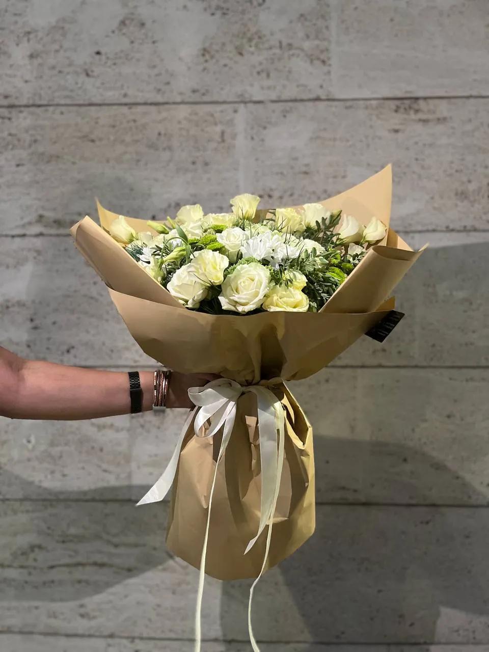 An elegant bouquet of white roses, daisies and lisianthusOrder online fresh flowers in Armenia An elegant bouquet of white roses, daisies and lisianthusOrder online fresh flowers in Armenia | ծաղիկների առաքում Երևանում