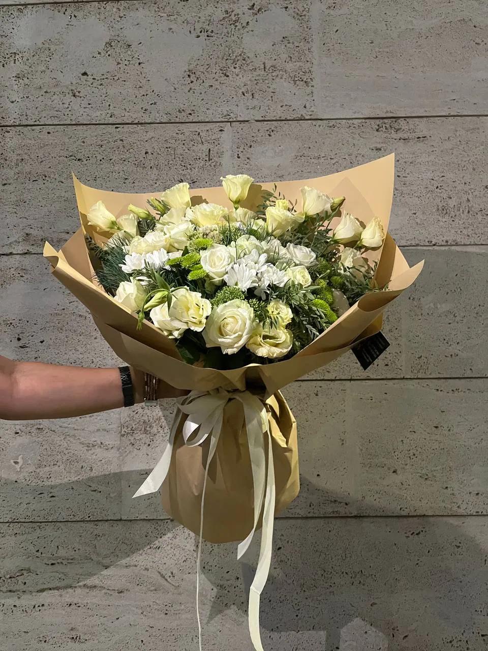 An elegant bouquet of white roses, daisies and lisianthusOrder online fresh flowers in Armenia An elegant bouquet of white roses, daisies and lisianthusOrder online fresh flowers in Armenia | ծաղիկների առաքում Երևանում