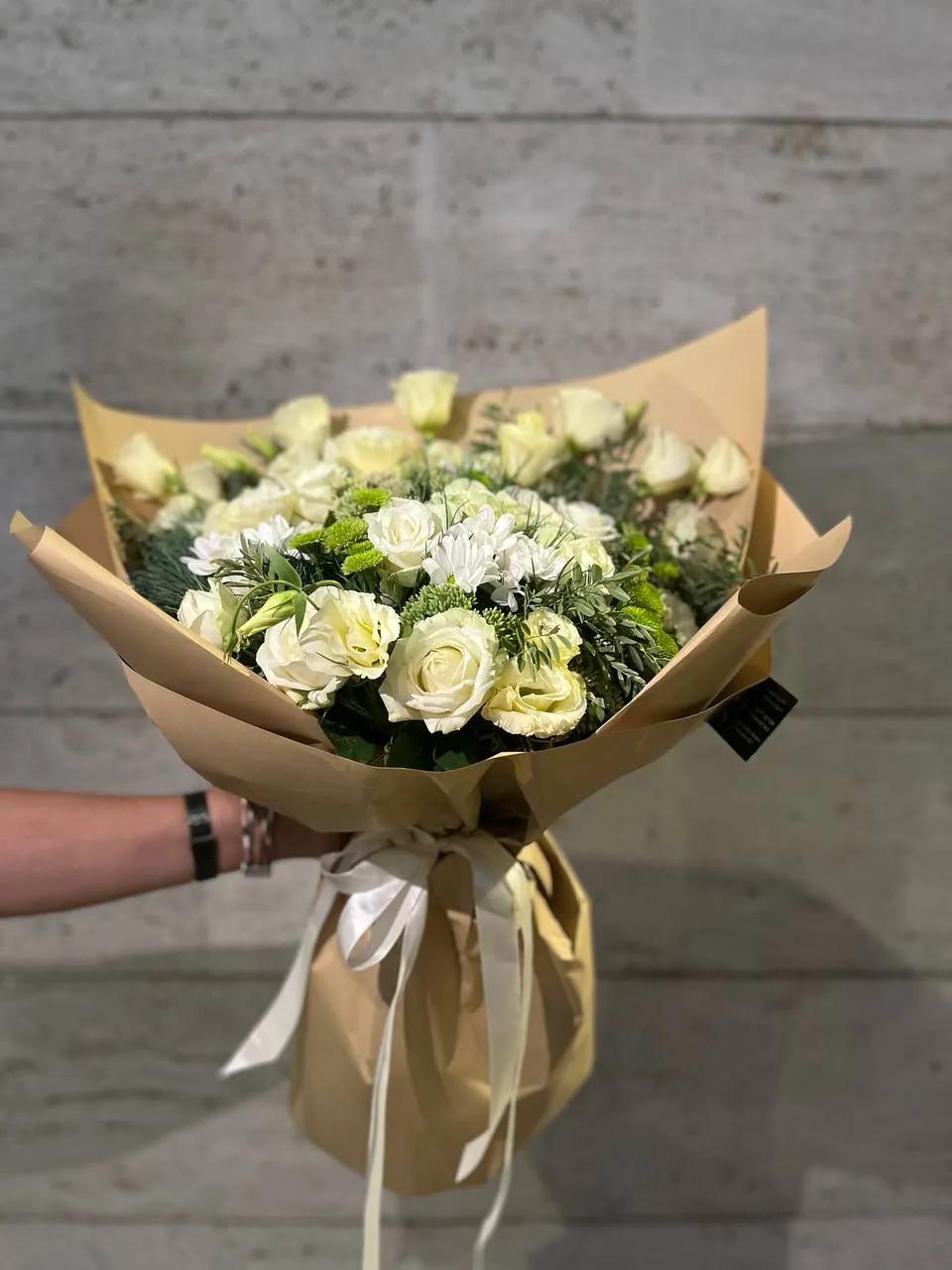 An elegant bouquet of white roses, daisies and lisianthusOrder online fresh flowers in Armenia An elegant bouquet of white roses, daisies and lisianthusOrder online fresh flowers in Armenia | ծաղիկների առաքում Երևանում