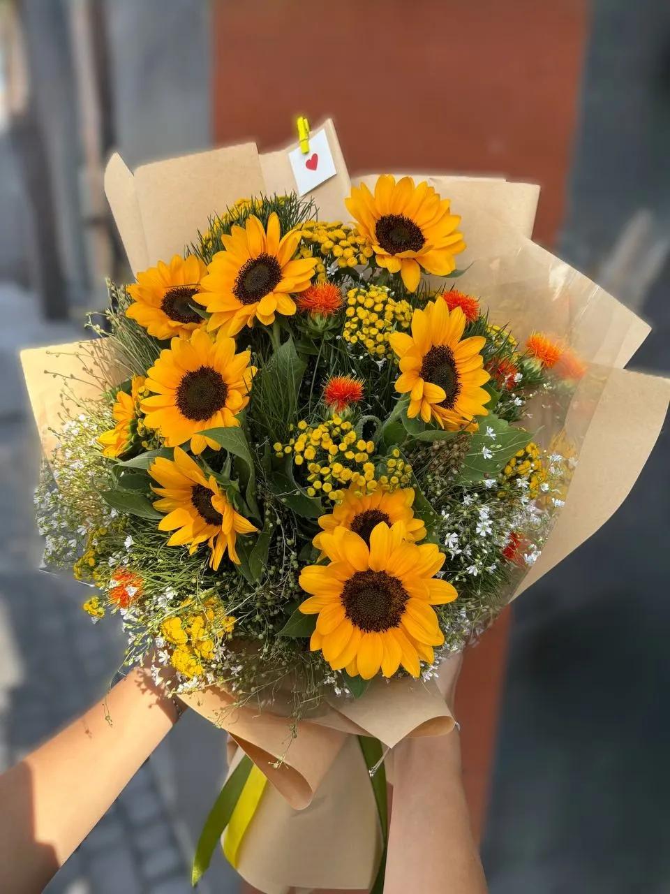 A bunch of sunflowers A bunch of sunflowers | ծաղիկների առաքում Երևանում