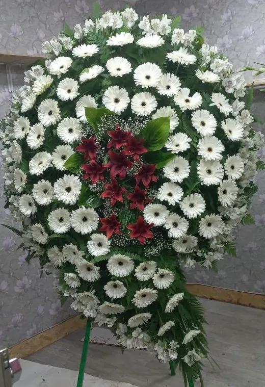 Wreath with gerberas and alstroemerias Wreath with gerberas and alstroemerias | ծաղիկների առաքում Երևանում