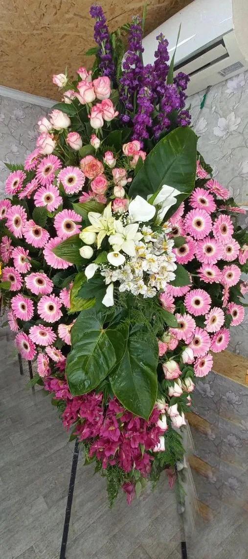 Wreath with gerberas and alstroemerias Wreath with gerberas and alstroemerias | ծաղիկների առաքում Երևանում